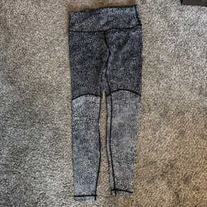 Black and White Patterned Leggings